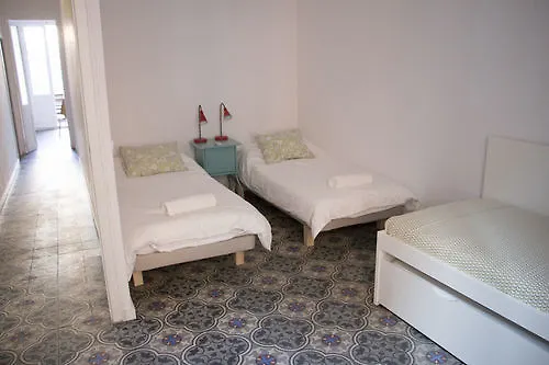 Bed And Beach Barcelona Hotel