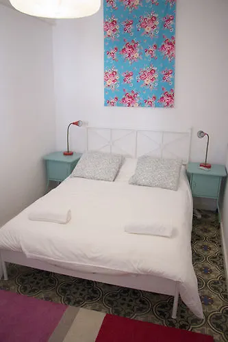 Bed And Beach Barcelona Hotell